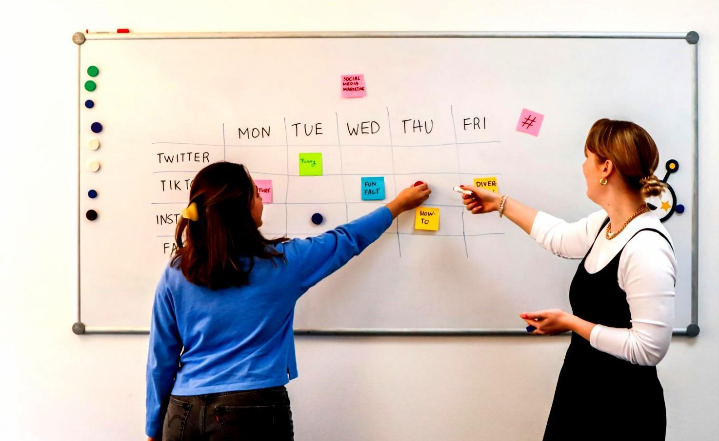 Environnement de travail organisé avec documentation financière